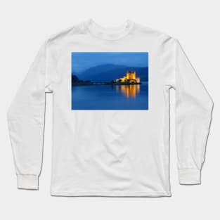 Eilean Donan Castle, Scotland Long Sleeve T-Shirt